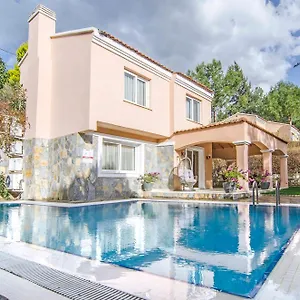 Гостевой дом Pine Club Apart, Кушадасы